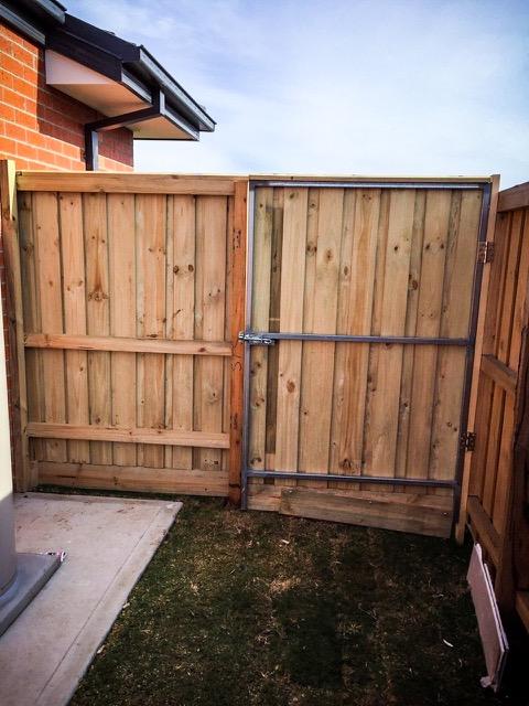 Timber_-Fencing_Gates